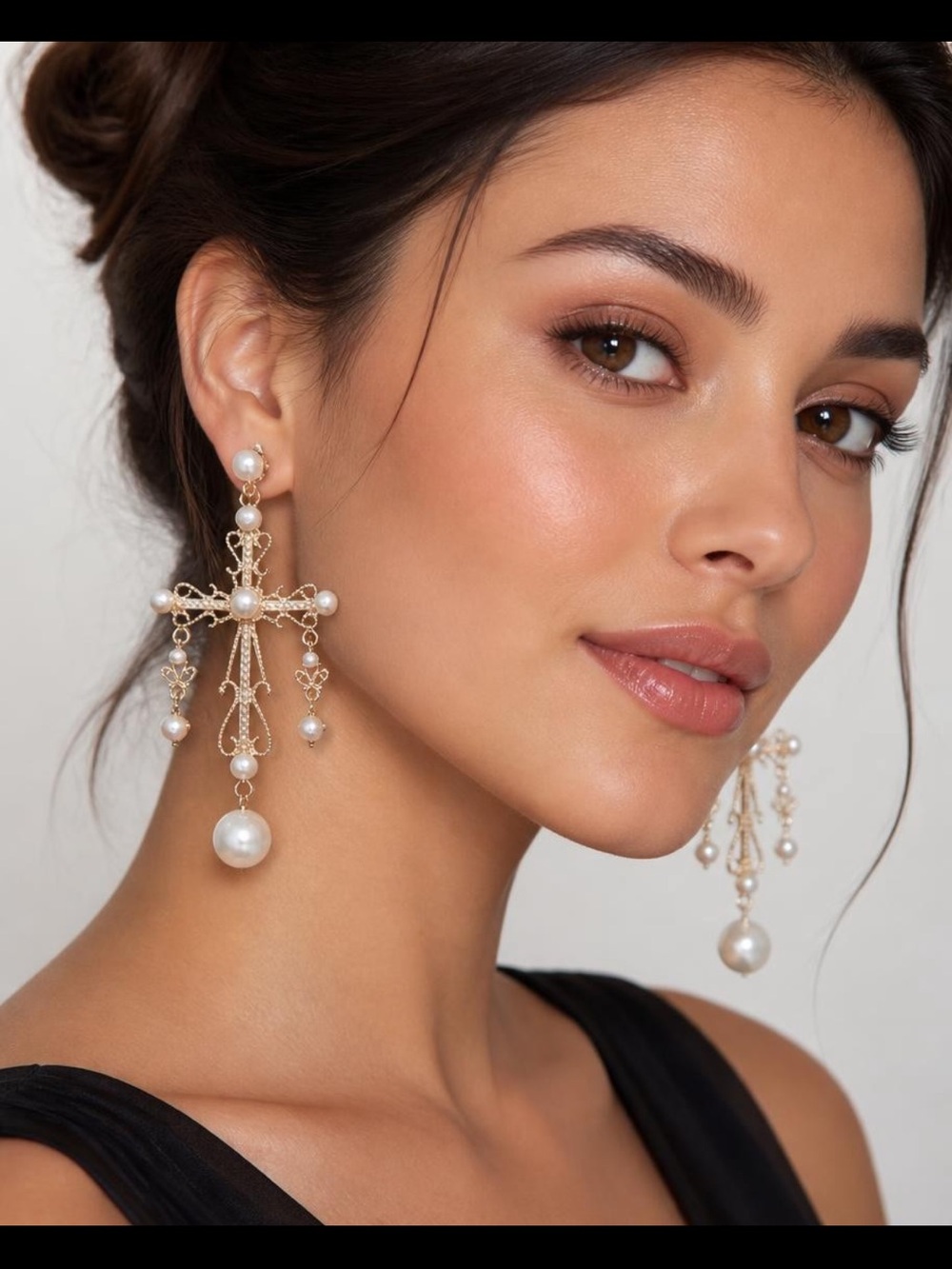 NWOT - Gold tone pearl chandelier earrings